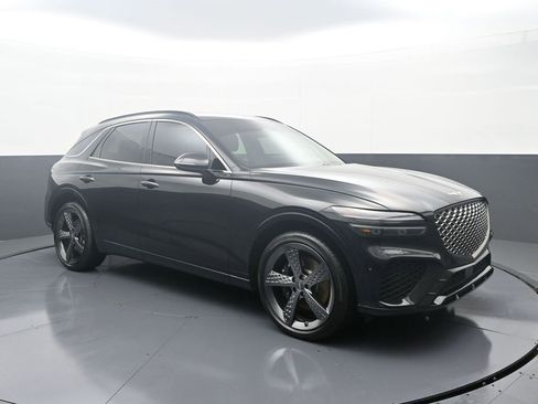 Used 2022 Genesis GV70 3.5T Sport w/ Sport Prestige Package image 3