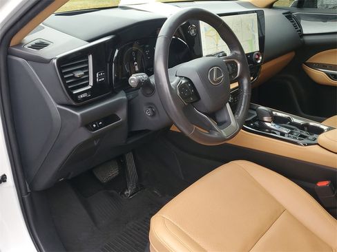 Used 2024 Lexus NX 350 AWD w/ Premium Package image 8