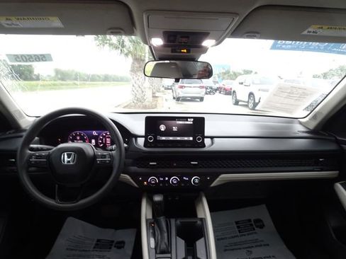 Certified 2025 Honda Accord SE image 11
