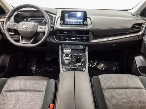 Used 2025 Nissan Rogue SV AWD/4WD image 29