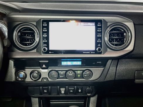 Used 2023 Toyota Tacoma TRD Sport AWD/4WD image 11