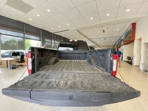 Used 2019 Ford F250 Lariat w/ Lariat Ultimate Package AWD/4WD image 26