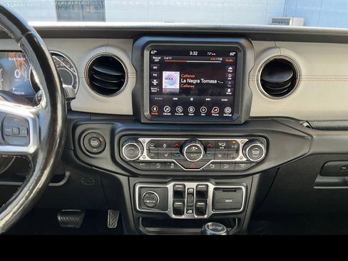 Used 2021 Jeep Wrangler Unlimited Sahara AWD/4WD image 4
