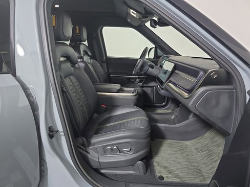Used 2024 Rivian R1S Adventure AWD/4WD image 23