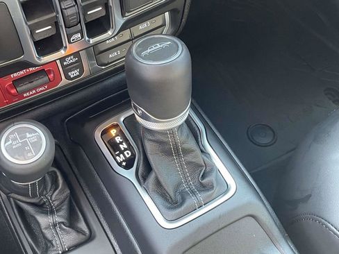 Certified 2025 Jeep Gladiator Rubicon image 40