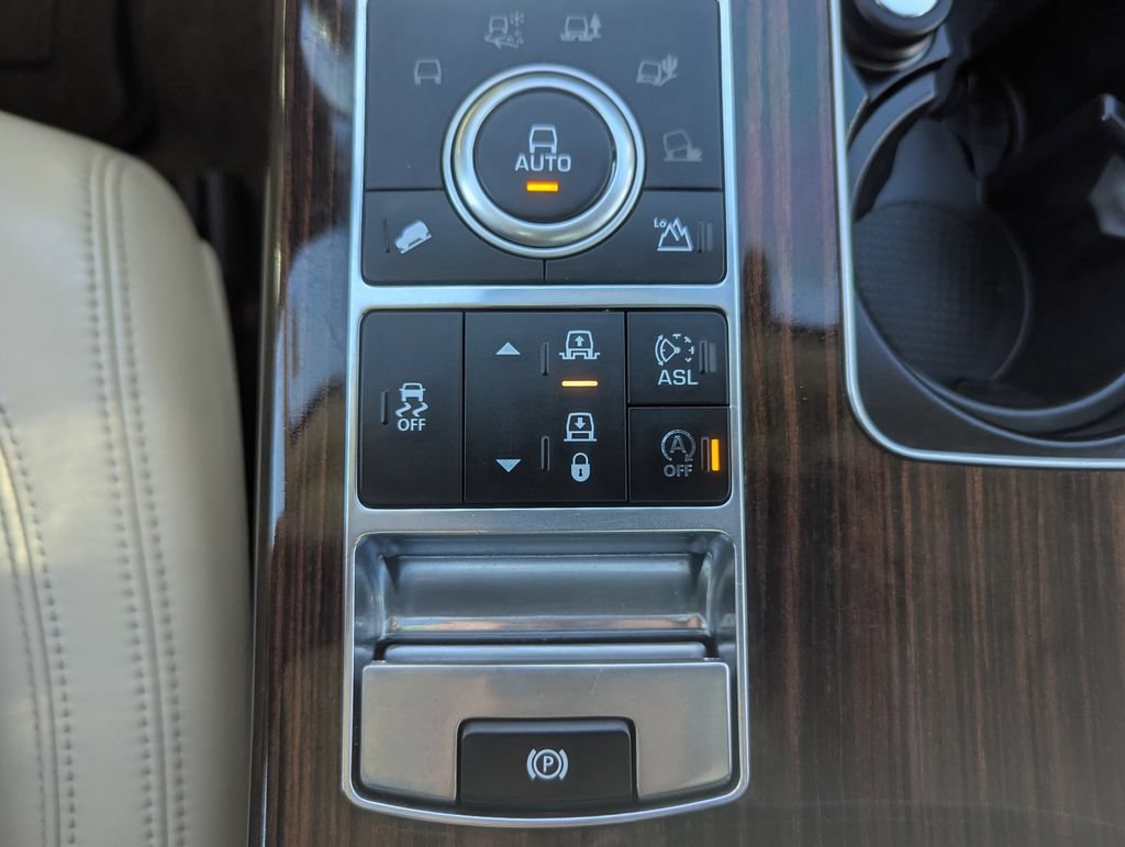 Used 2016 Land Rover Range Rover Supercharged AWD/4WD image 30