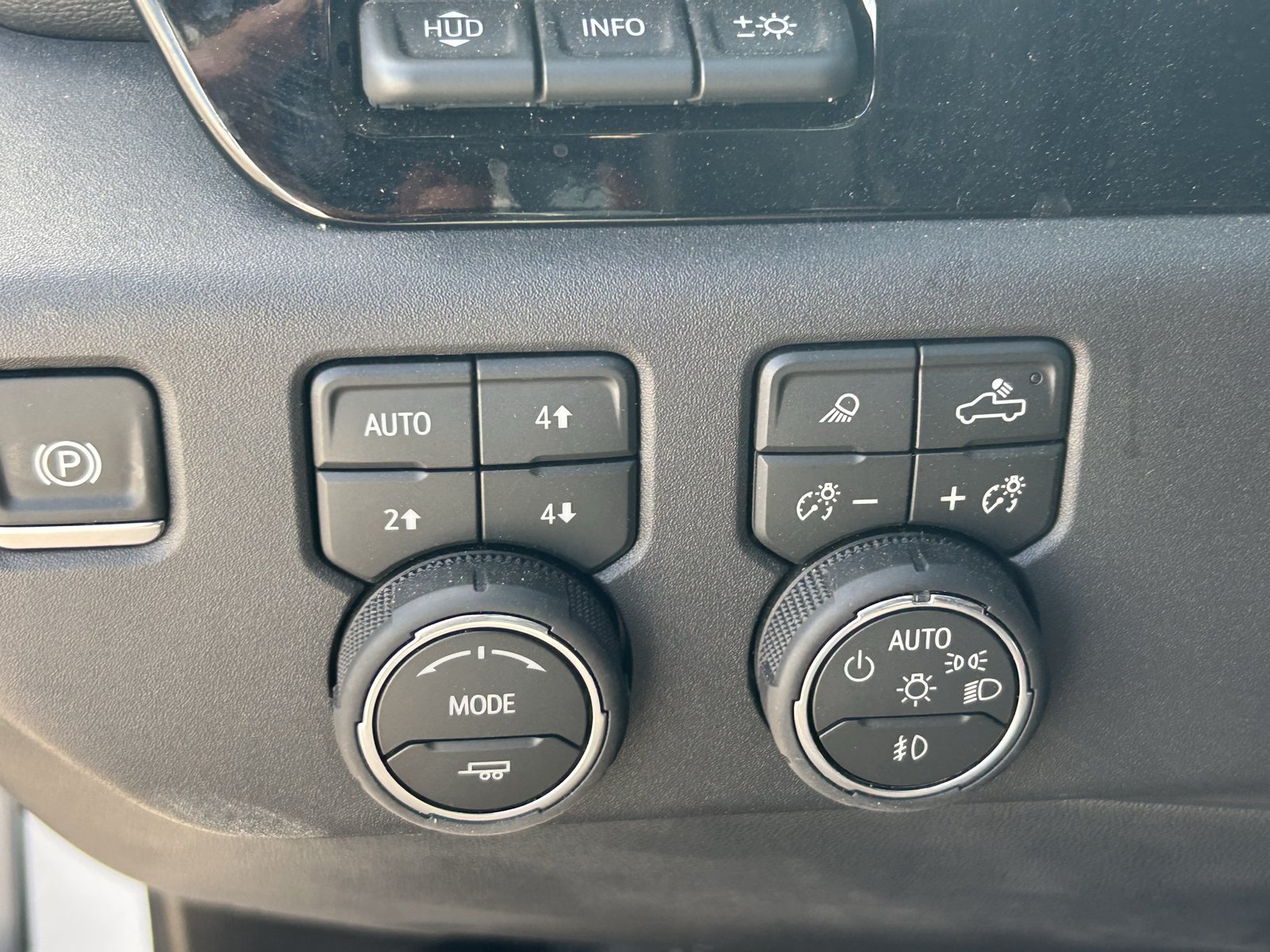 Certified 2026 Chevrolet Silverado 1500 LTZ AWD/4WD image 18