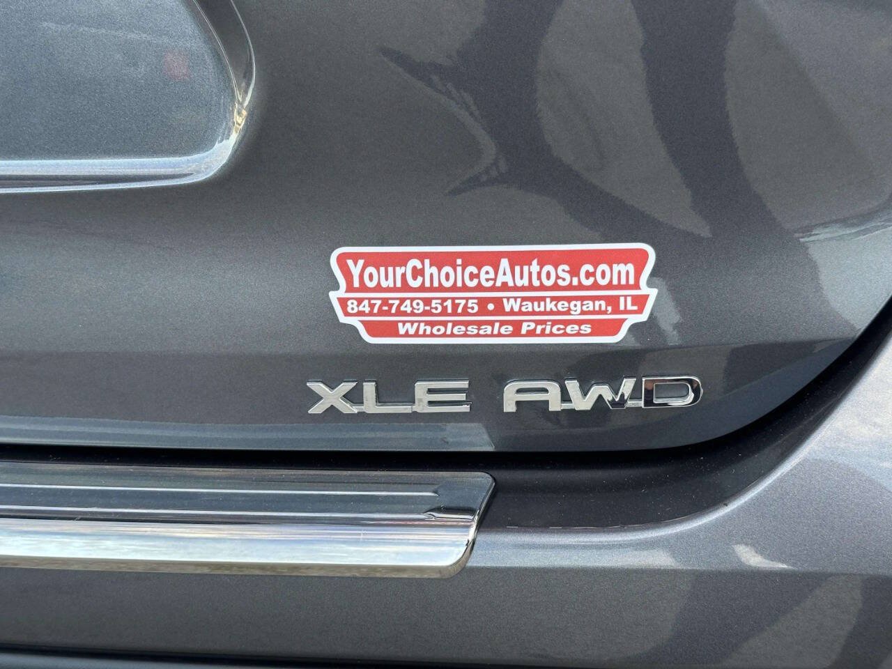 Used 2021 Toyota Highlander XLE AWD/4WD image 42
