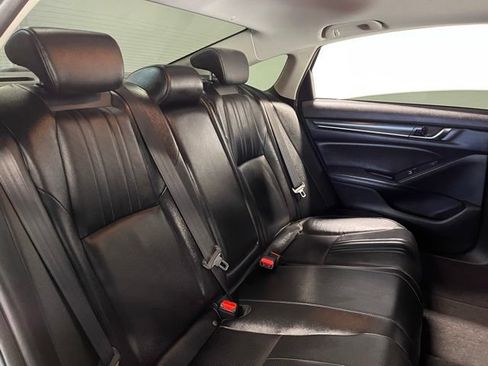 Used 2021 Honda Accord Touring image 12
