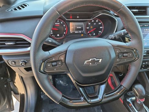 Used 2021 Chevrolet TrailBlazer RS w/ Sun and Liftgate Package image 14
