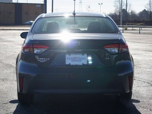Used 2024 Toyota Corolla LE image 3