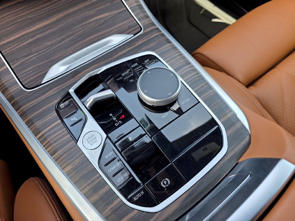 Certified 2025 BMW X5 sDrive40i w/ M Sport Package RWD image 24