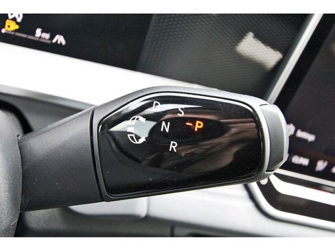 Used 2025 Volkswagen Tiguan SE R-Line AWD/4WD image 16