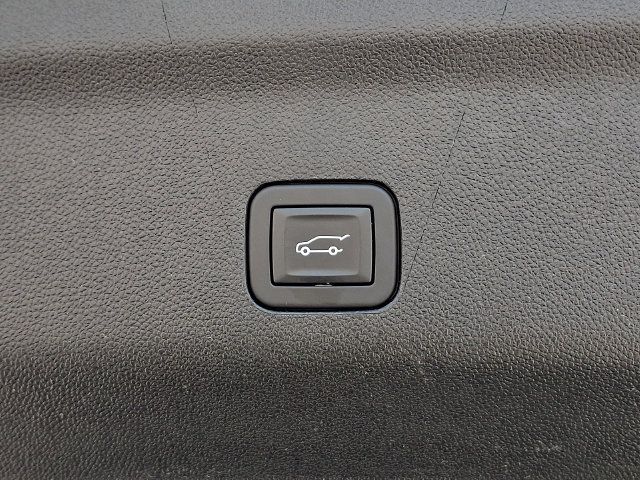 Used 2025 Chevrolet Tahoe Premier AWD/4WD image 32