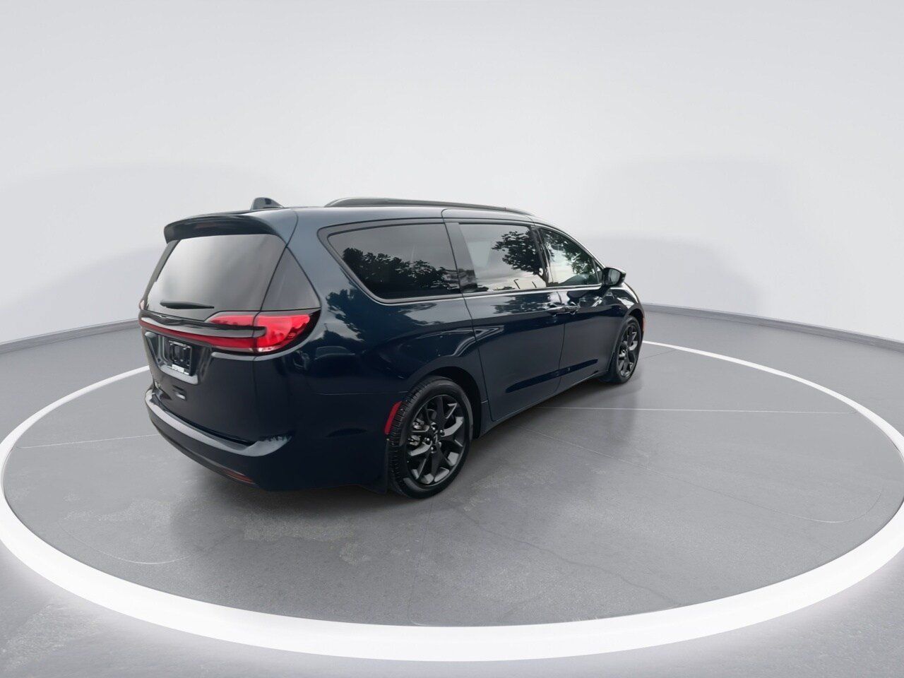 Used 2024 Chrysler Pacifica Touring-L w/ S Appearance Package FWD image 19