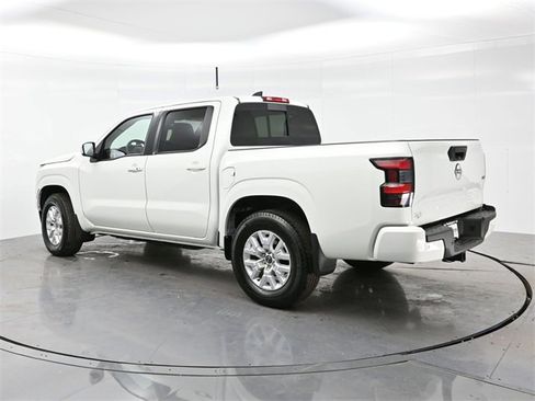 Used 2024 Nissan Frontier SV w/ SV Convenience Package image 5