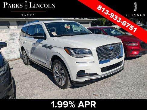 Used 2024 Lincoln Navigator Premiere AWD/4WD image 3