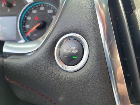 Used 2022 Chevrolet Traverse RS image 33