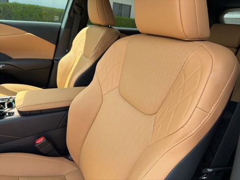 Used 2025 Lexus RX 350 Premium w/ Accessory Package image 2