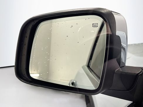 Used 2016 Jeep Grand Cherokee Limited w/ Luxury Group II image 16