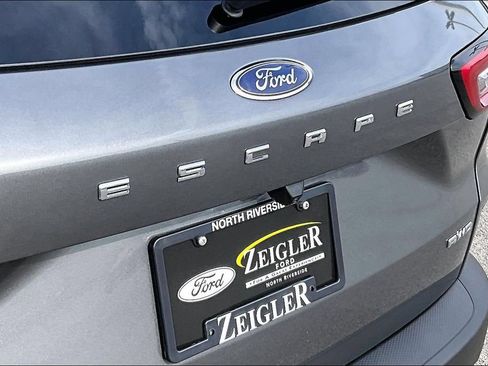 Certified 2025 Ford Escape ST-Line Select AWD/4WD image 8