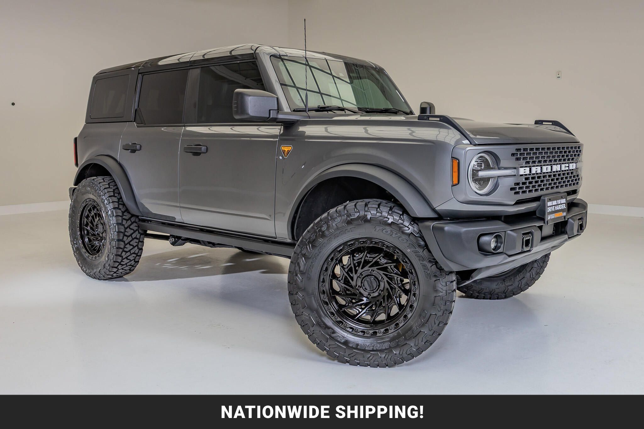 Used 2025 Ford Bronco Badlands AWD/4WD image 1