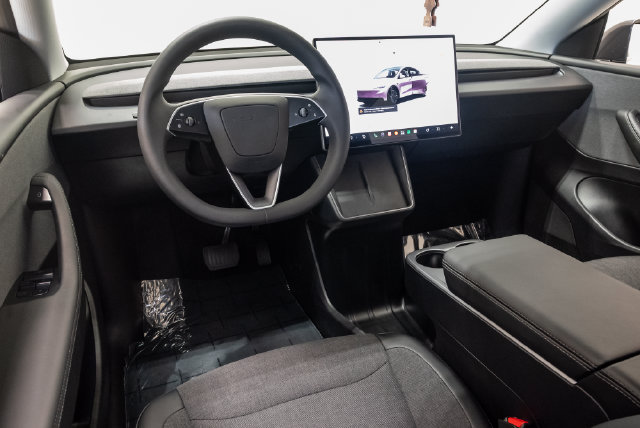 Used 2026 Tesla Model Y Long Range AWD/4WD image 6