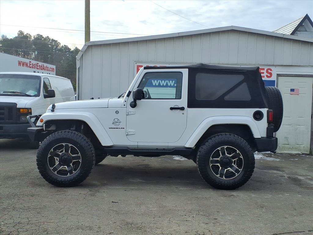 Used 2015 Jeep Wrangler Sahara w/ Dual Top Group AWD/4WD image 2