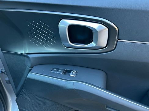 Used 2023 Kia Sorento EX image 32