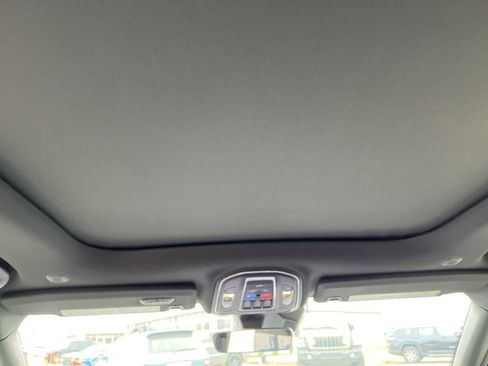 New 2025 Jeep Grand Cherokee Limited w/ Black Appearance Package image 23