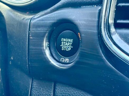 Used 2021 Jeep Grand Cherokee Laredo X image 21