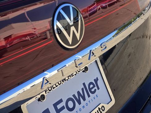 New 2026 Volkswagen Atlas Cross Sport SE FWD image 7