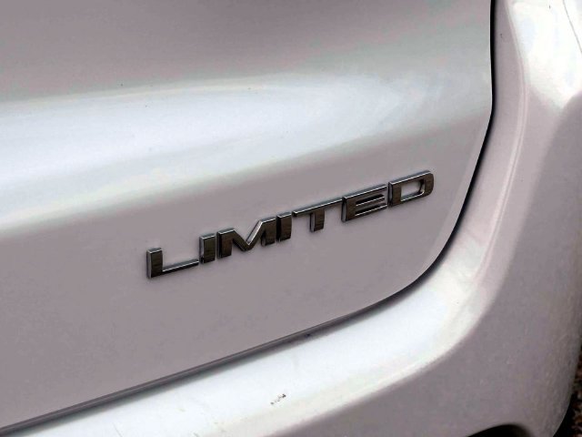 Certified 2025 Jeep Compass Limited AWD/4WD image 11