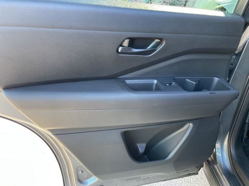 Used 2025 Nissan Pathfinder SV image 49