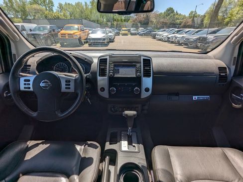 Used 2015 Nissan Xterra PRO-4X AWD/4WD image 3