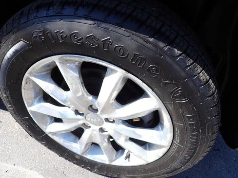 Used 2016 Jeep Cherokee Limited w/ Luxury Group AWD/4WD image 7