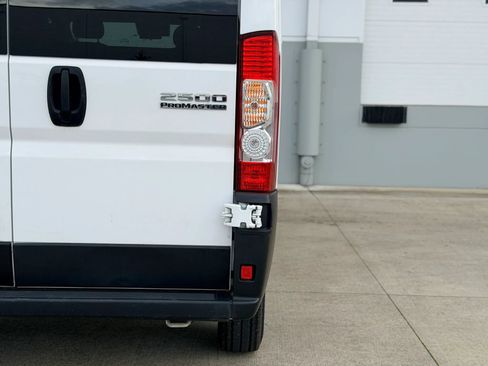 Used 2023 RAM ProMaster 2500 image 31