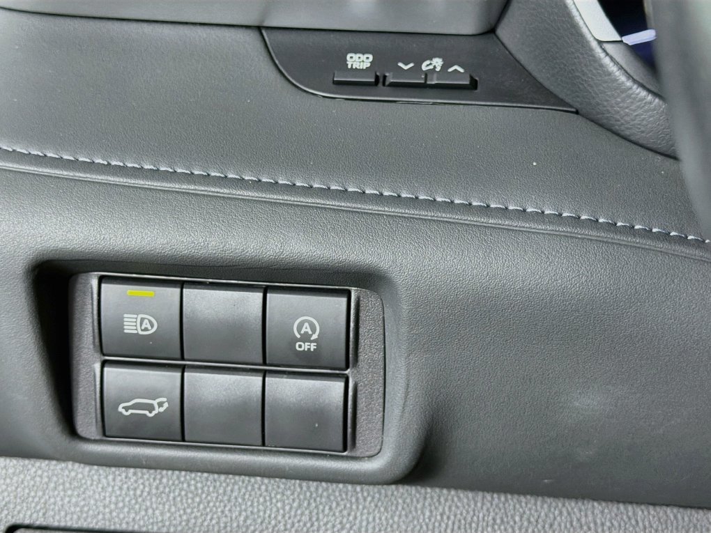 Used 2024 Toyota Highlander XSE AWD/4WD image 15