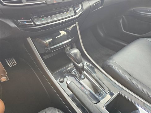 Used 2016 Honda Accord Sport image 29