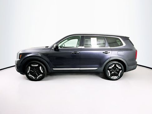 Used 2025 Kia Telluride S FWD image 4