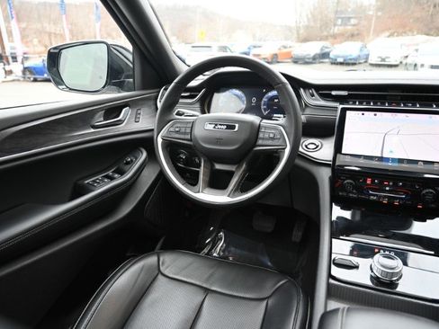 Used 2024 Jeep Grand Cherokee L Limited w/ Luxury Tech Group II image 13