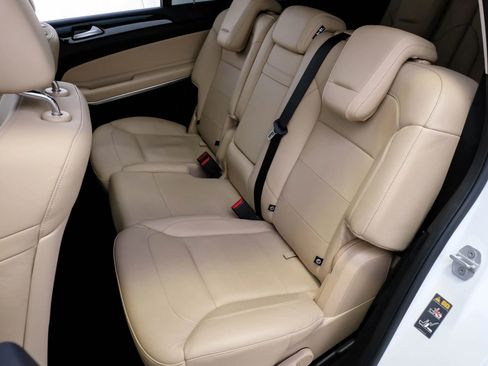 Used 2017 Mercedes-Benz GLS 550 4MATIC image 33