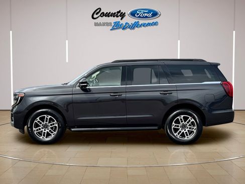 New 2025 Ford Expedition Active image 3