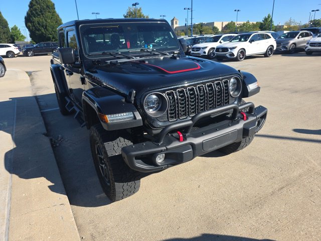 Used 2024 Jeep Gladiator Rubicon w/ Technology Group AWD/4WD image 3