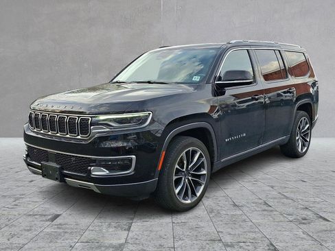 Used 2022 Jeep Wagoneer Series III w/ Premium Group I AWD/4WD image 3
