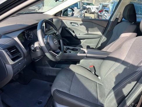 Used 2023 Nissan Rogue SV image 12