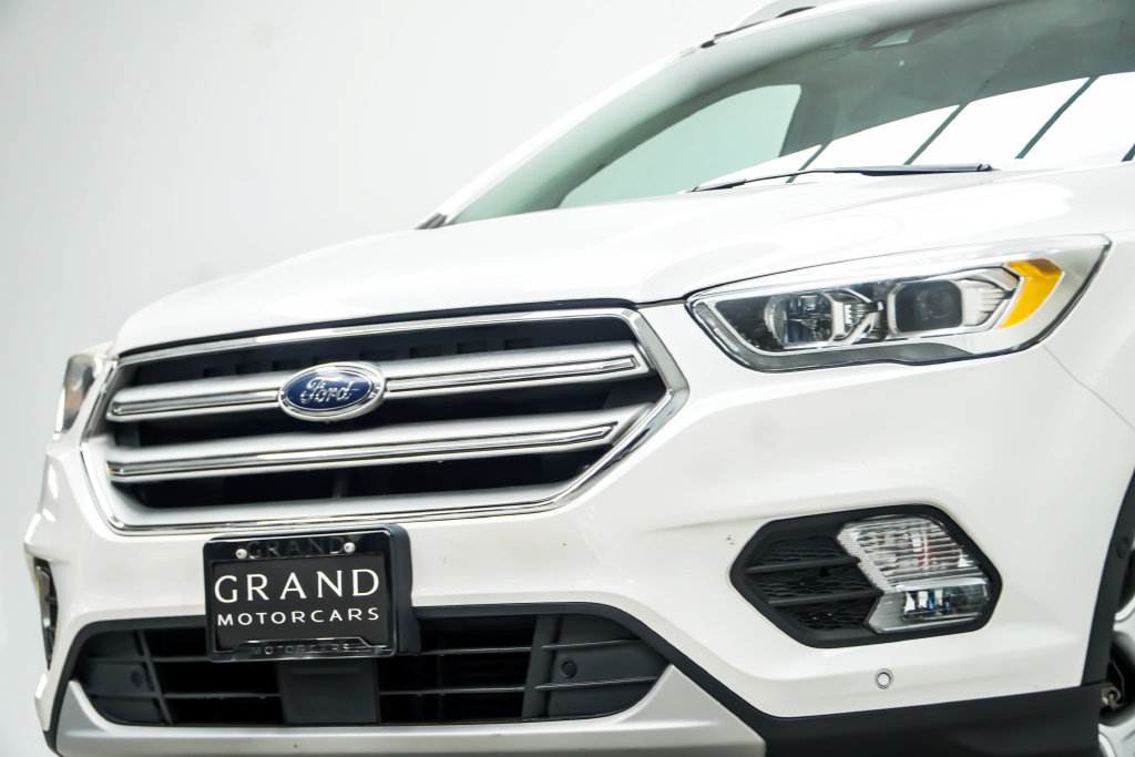 Used 2019 Ford Escape Titanium FWD image 2