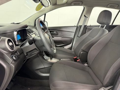 Used 2016 Chevrolet Trax LS FWD image 11