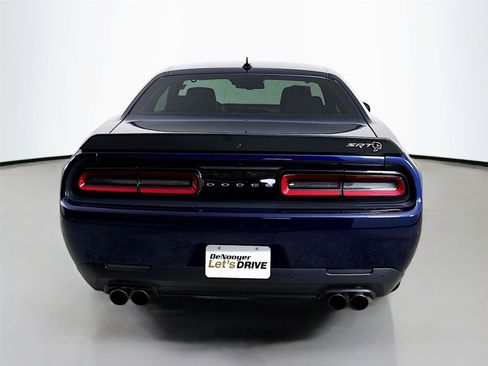 Used 2015 Dodge Challenger SRT Hellcat RWD image 8