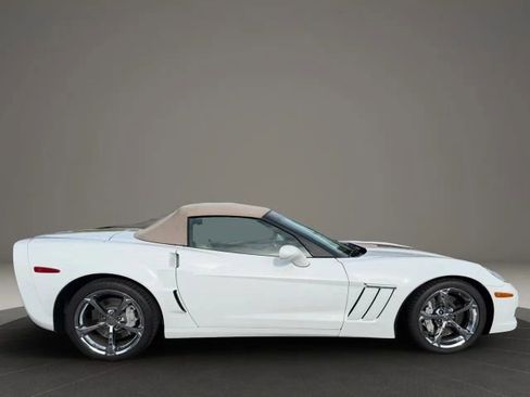 Used 2012 Chevrolet Corvette Grand Sport w/ 3LT Preferred Equipment Group RWD image 6
